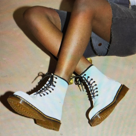 Dr. Marten 1460 Smooth Leather White Boot Women's Size 6 - Picture 1 of 7